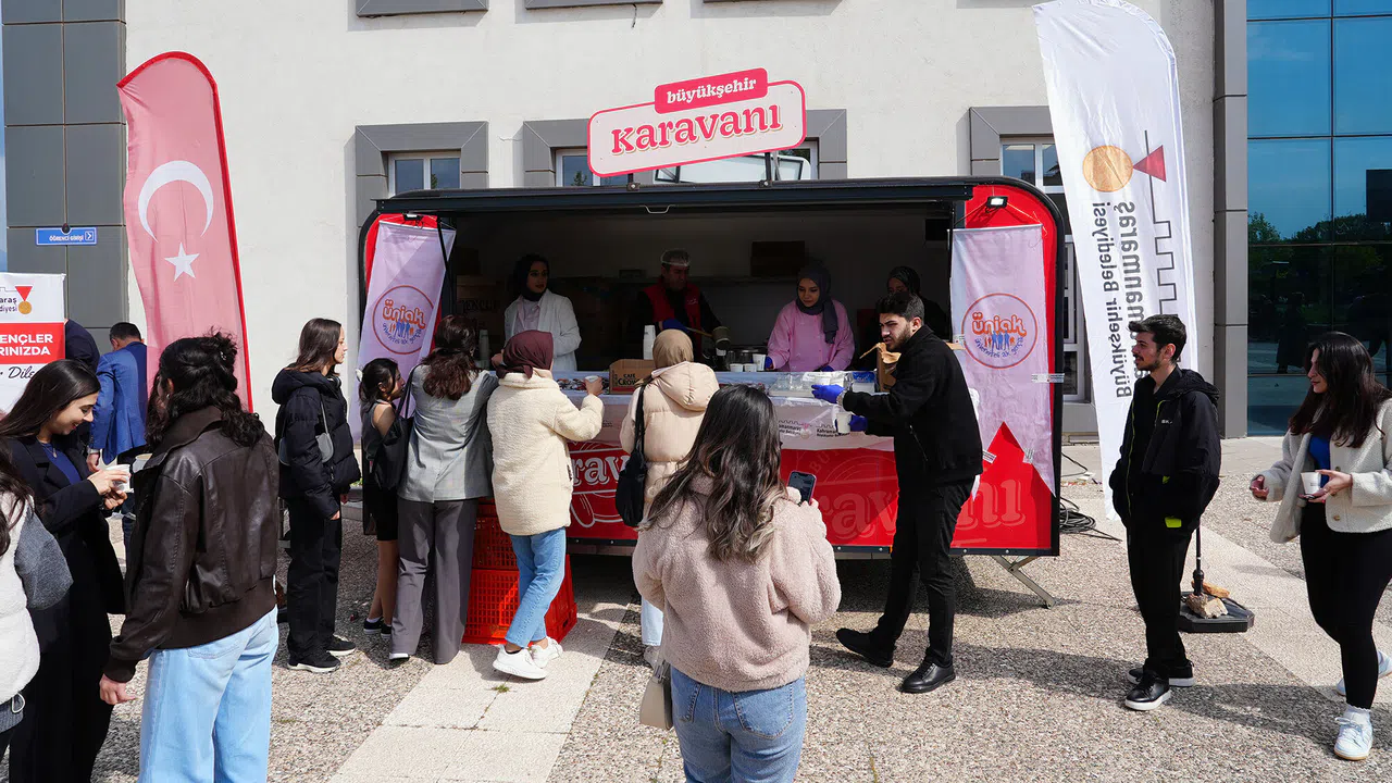 Sınav Haftasında Moral Desteği: Çorba Dağıtıldı