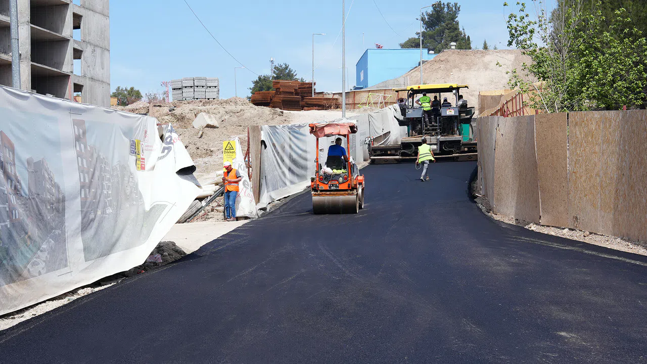 Doğukent Mahallesi'nde Ulaşım Devrimi: Asfalt Serimi Başladı