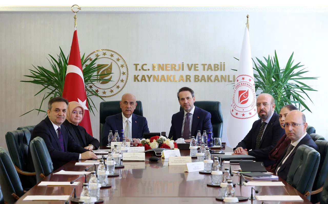 Kahramanmaraş Milletvekilleri, Enerji Bakanı Bayraktar’ı Ziyaret Etti