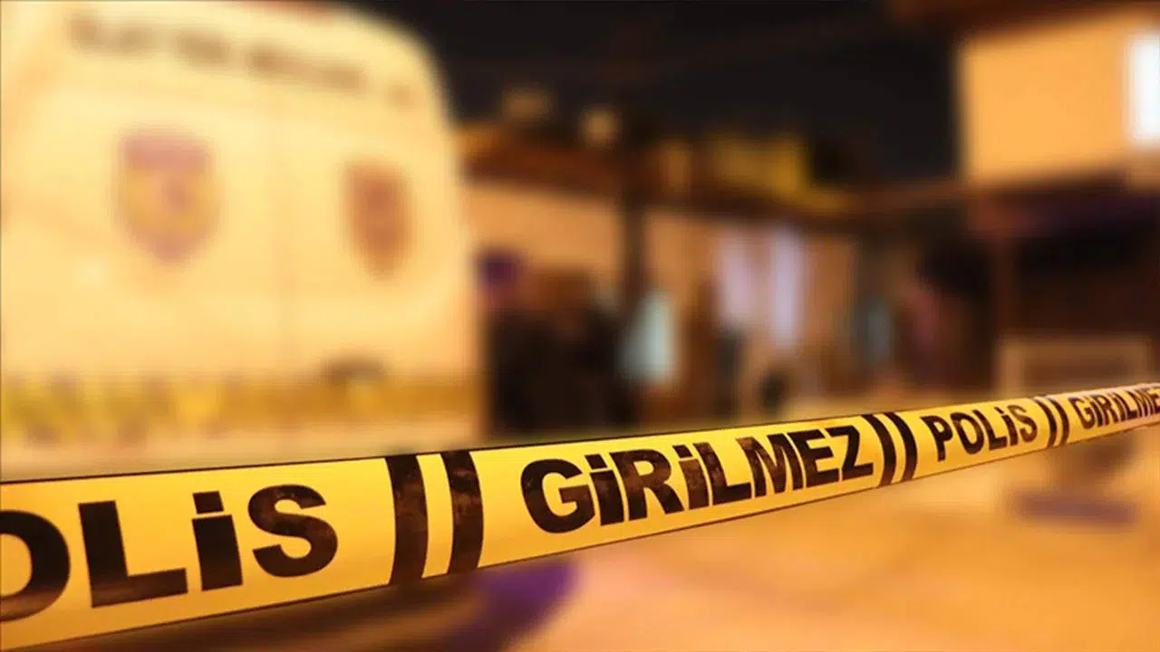 Tartıştığı eşini baltayla öldürdü