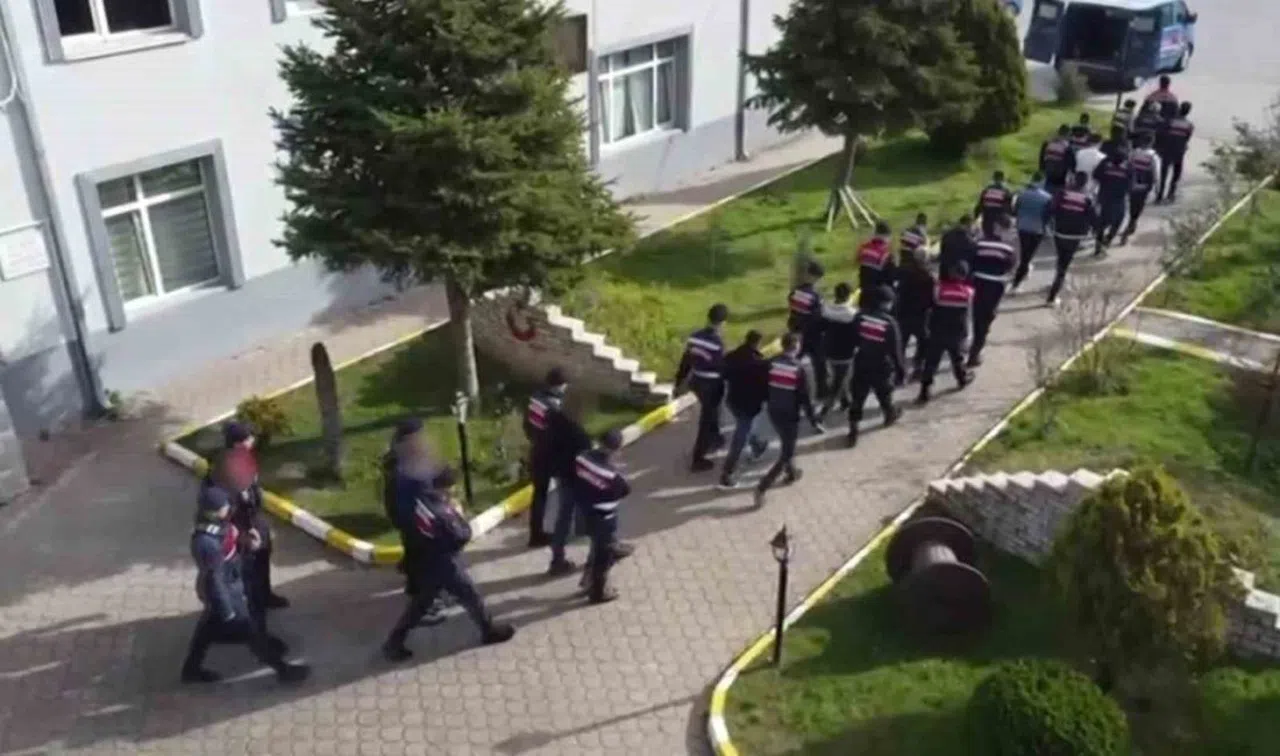 Sahte Kadın Profilleriyle 500 Milyon TL Dolandıran Çeteye Dev Operasyon