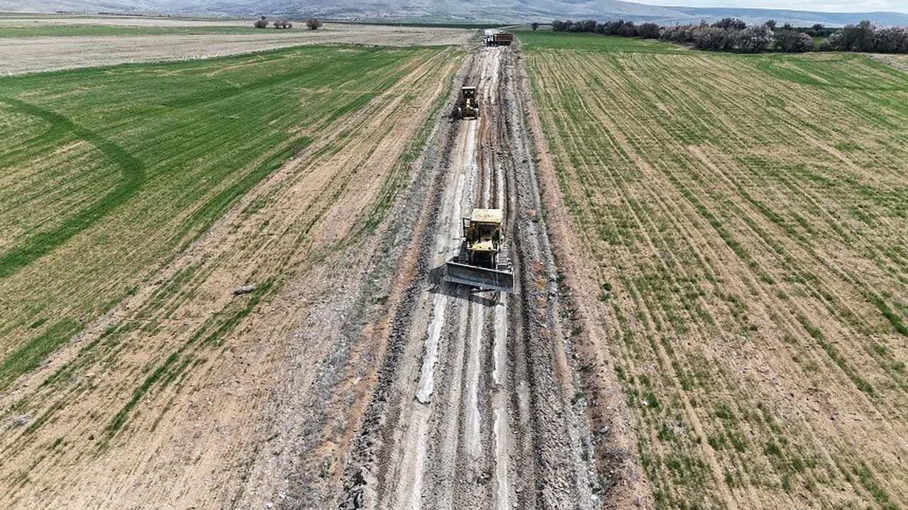 Afşin’de 9 Mahallenin Yol Sorunu Çözülüyor!