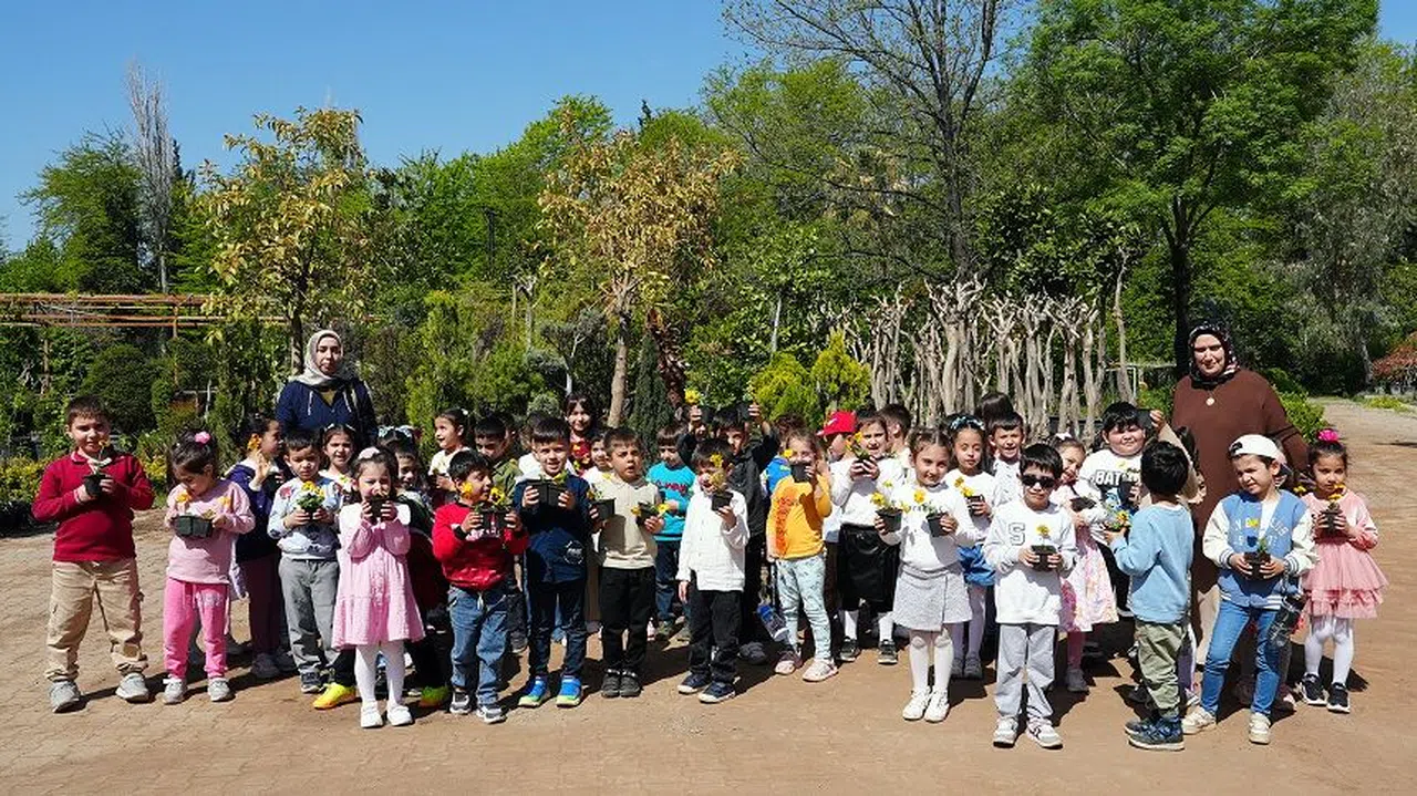 Minik Bahçıvanlar Büyükşehir’in Serasında Buluştu