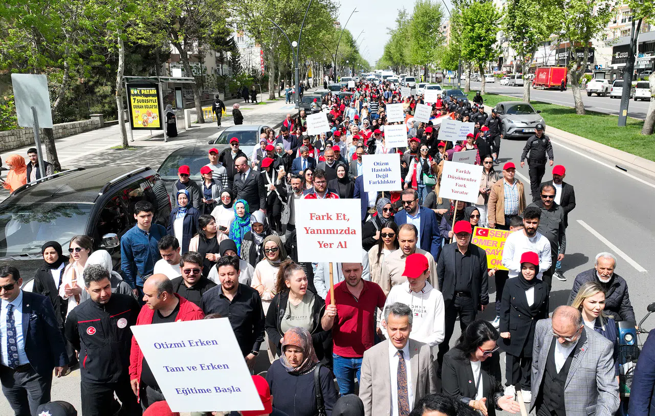 Kahramanmaraş'ta Otizm İçin Farkındalık Yürüyüşü