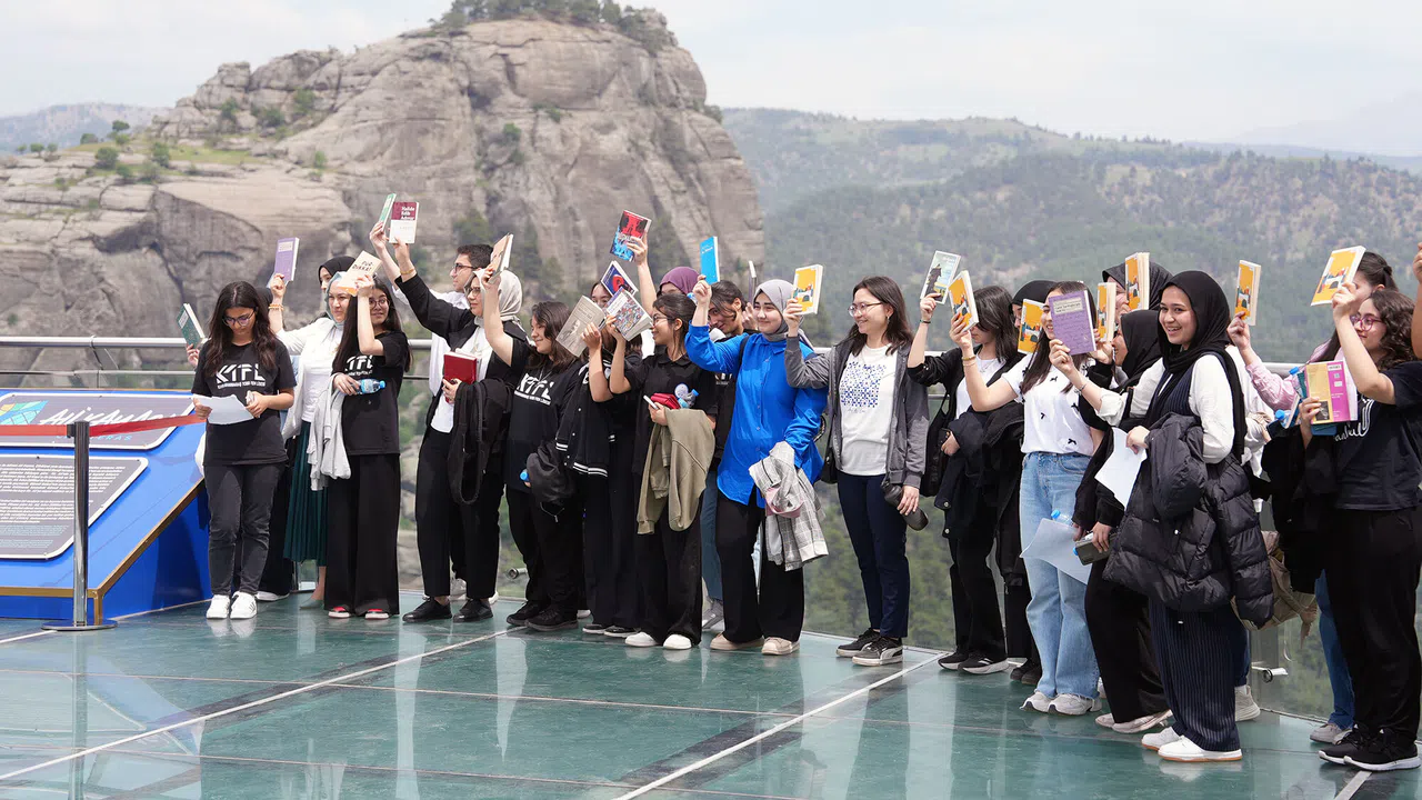 Ali Kayası'nda Unutulmaz Bir Edebiyat Deneyimi