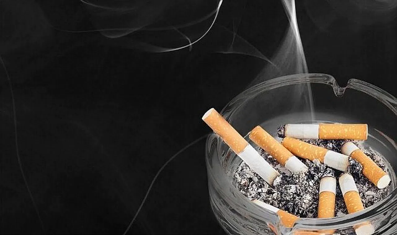 Sigara ömrünüzden 20 yıl çalıyor