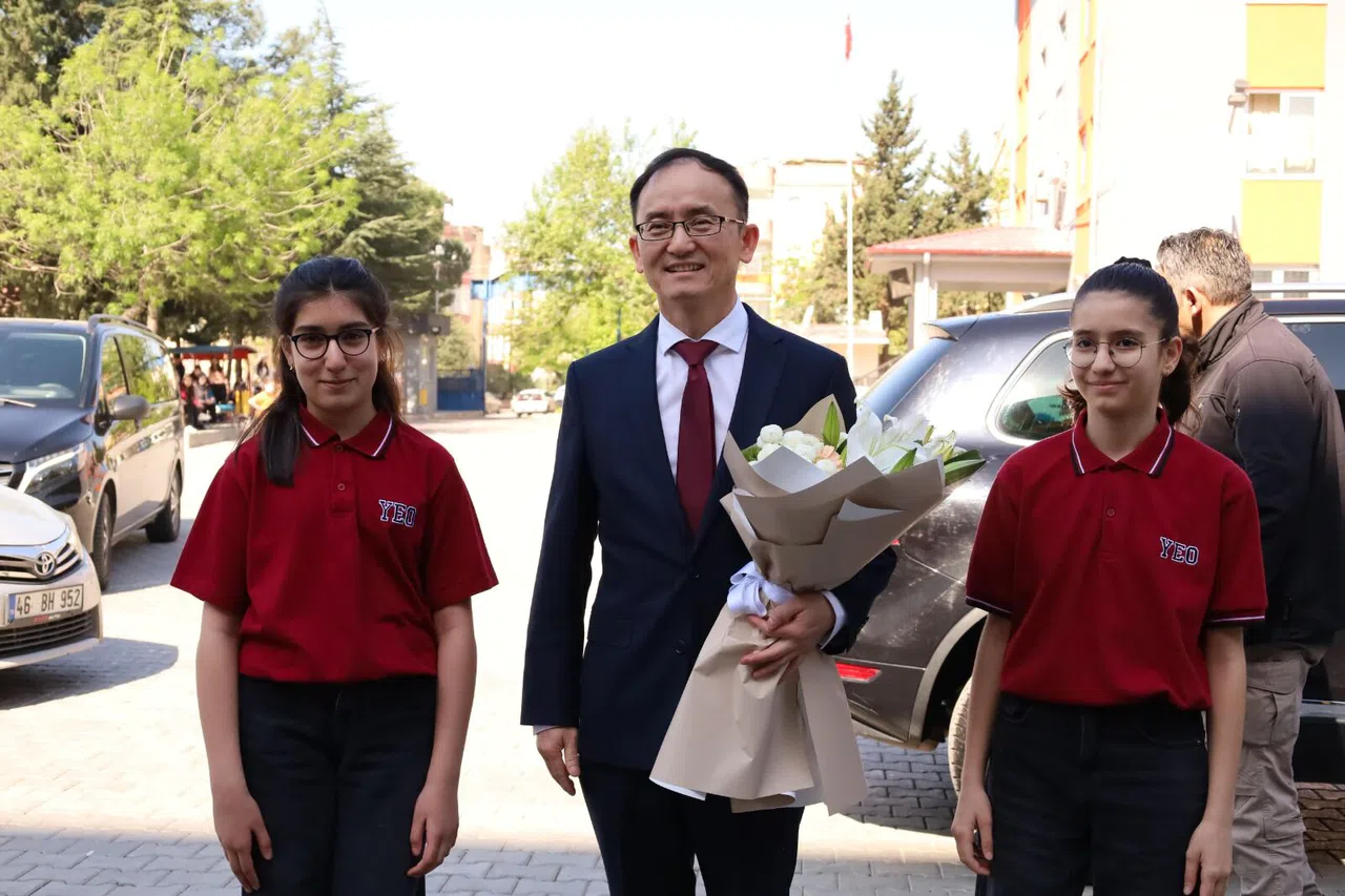 Çin Büyükelçisi’nden Eğitime Anlamlı Destek