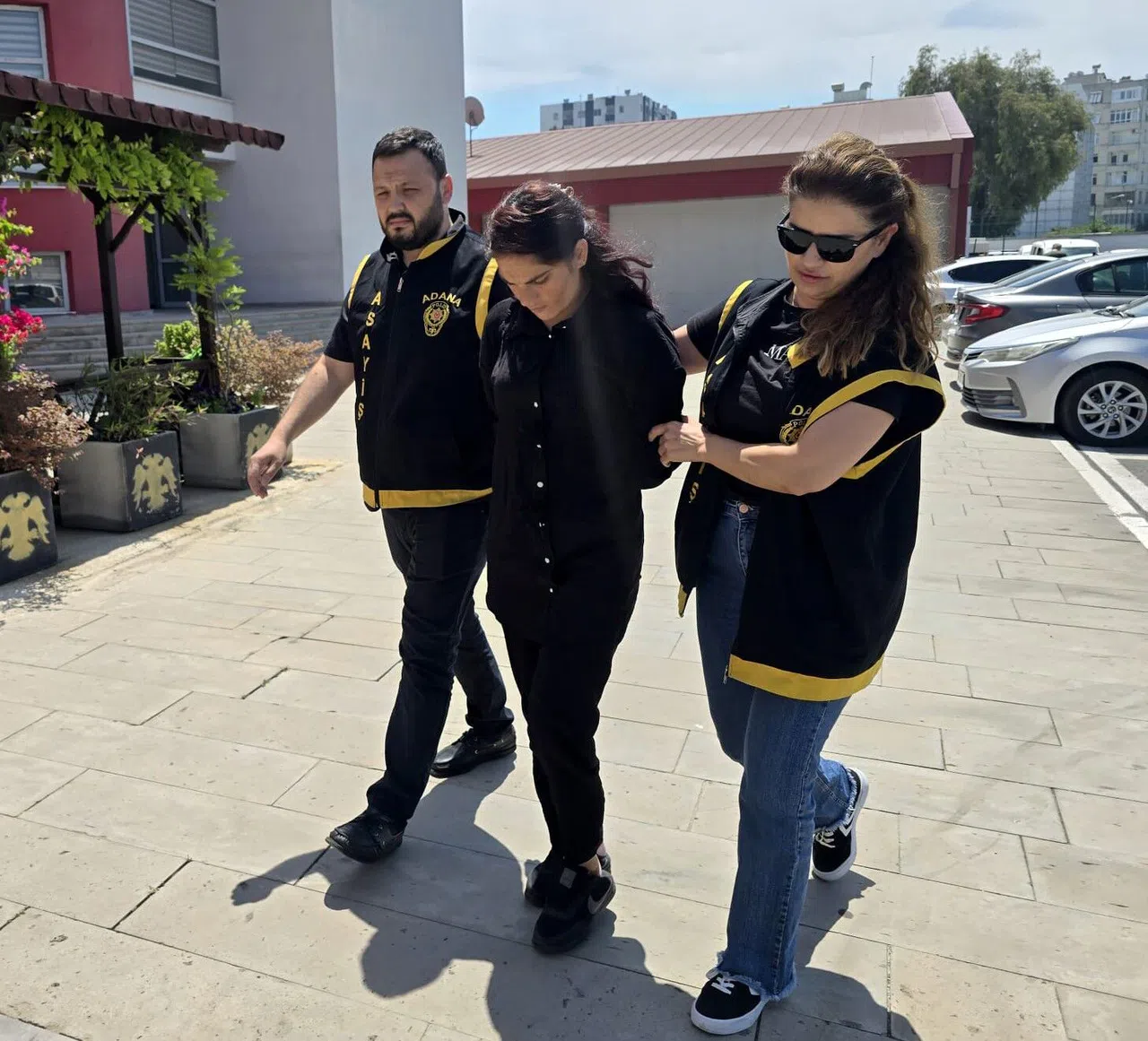 1.5 Milyonluk Altın Çaldı İnkar Etti