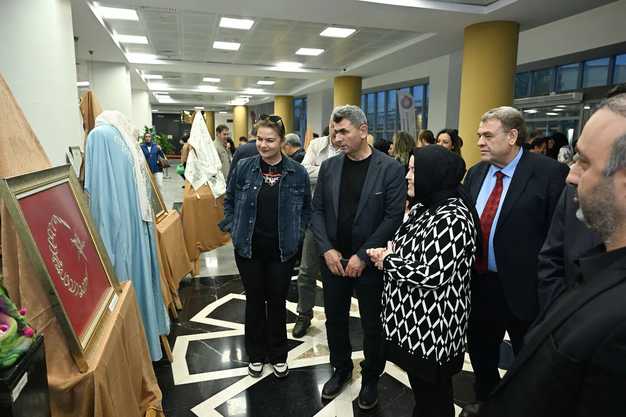 KSÜ’de “Geleneksel İşlemeler ve Tekstil Tasarımları” Sergisi Yoğun İlgi Gördü