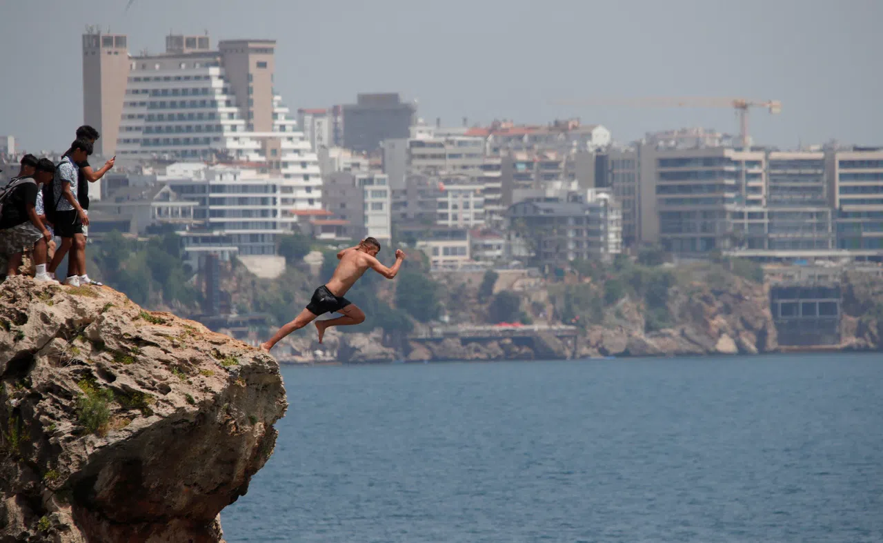 30 Metreden Ölümüne Atlayış