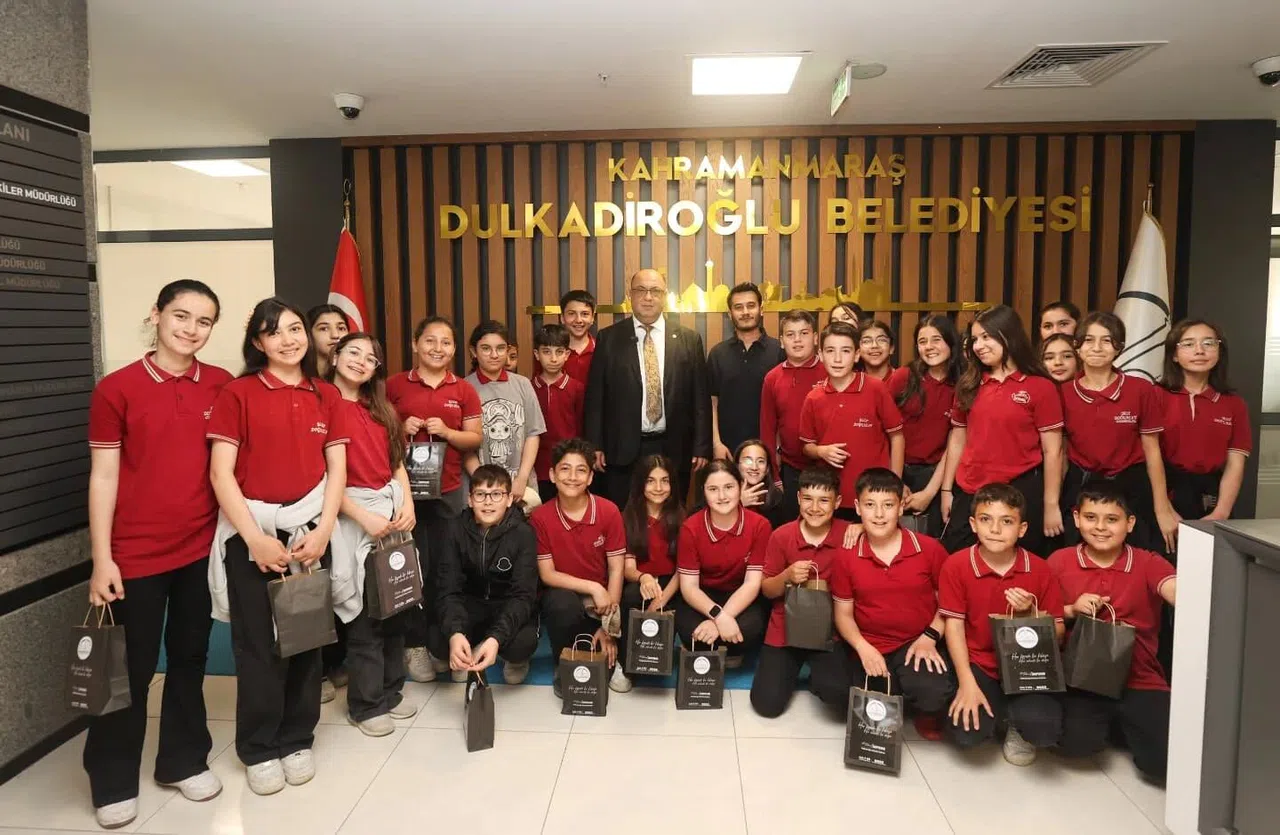 Öğrencilerden Dulkadiroğlu Belediye Başkanına Anlamlı Ziyaret