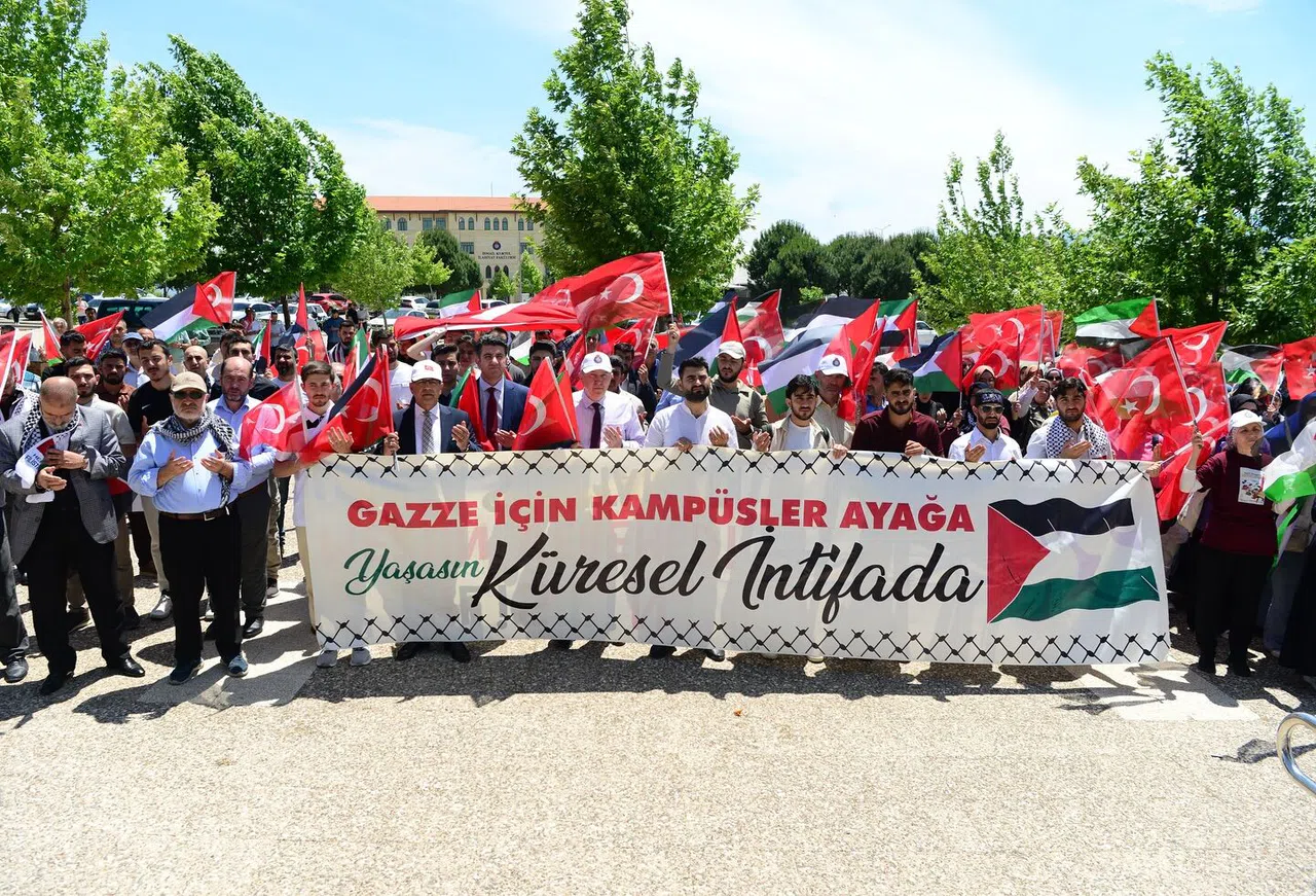 KSÜ’de Gazze İçin Yürüyüş Düzenlendi