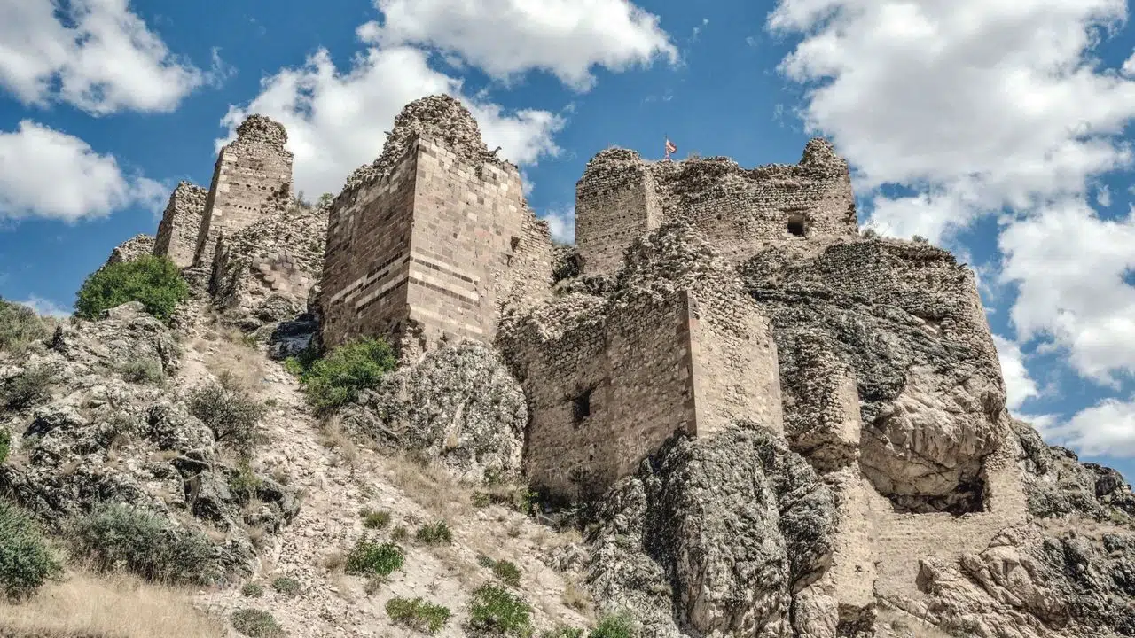 Kahramanmaraş’ın Zirvesinde Yükselen Tarih: Hurman Kalesi