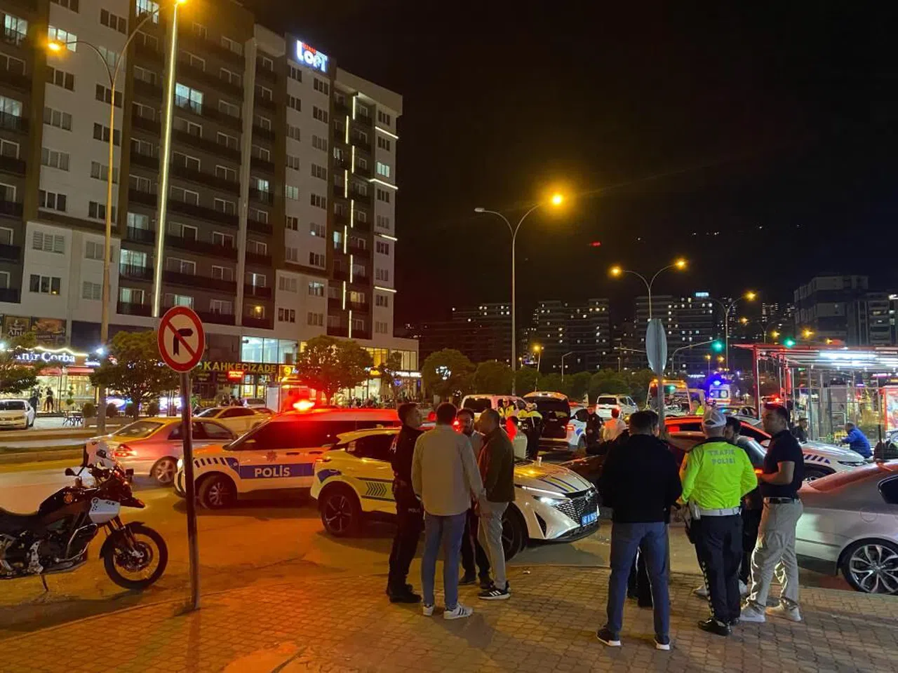 "Dur" ihtarına uymayıp kaçarken polis memuruna çarptı