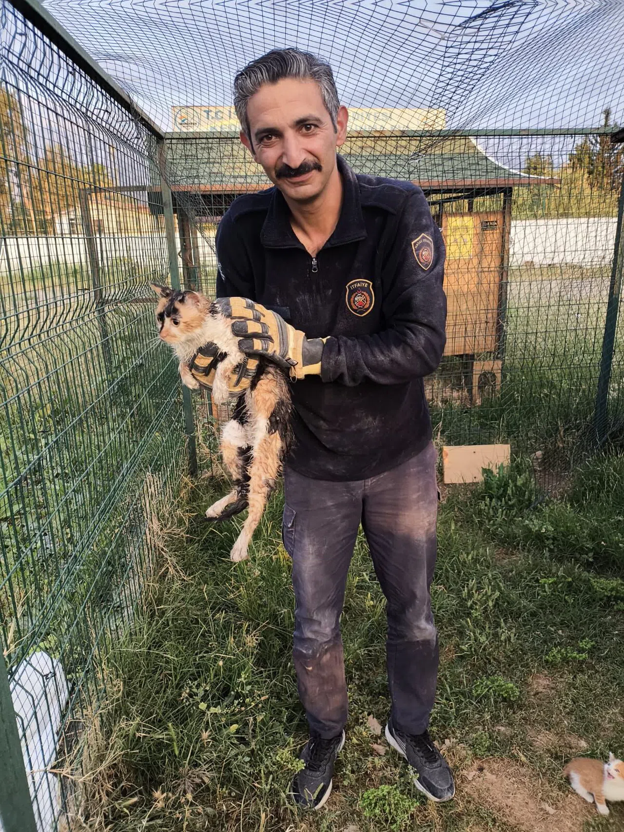 Bina Boşluğuna Düştü, 7 Saatlik Operasyonla Kurtarıldı