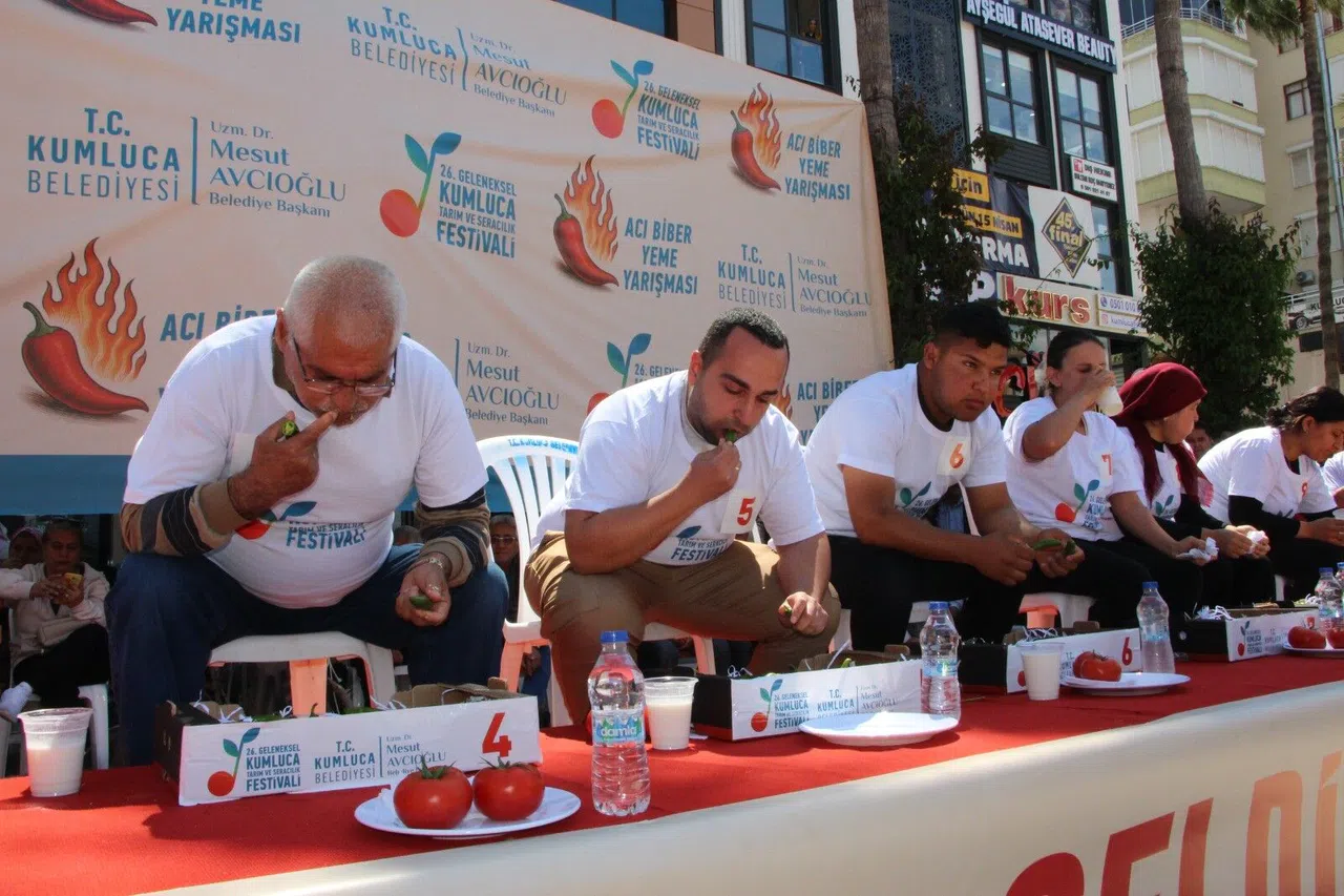 Acı Biber Yarışında 3 Dakikada 398 Gram Biber Yedi