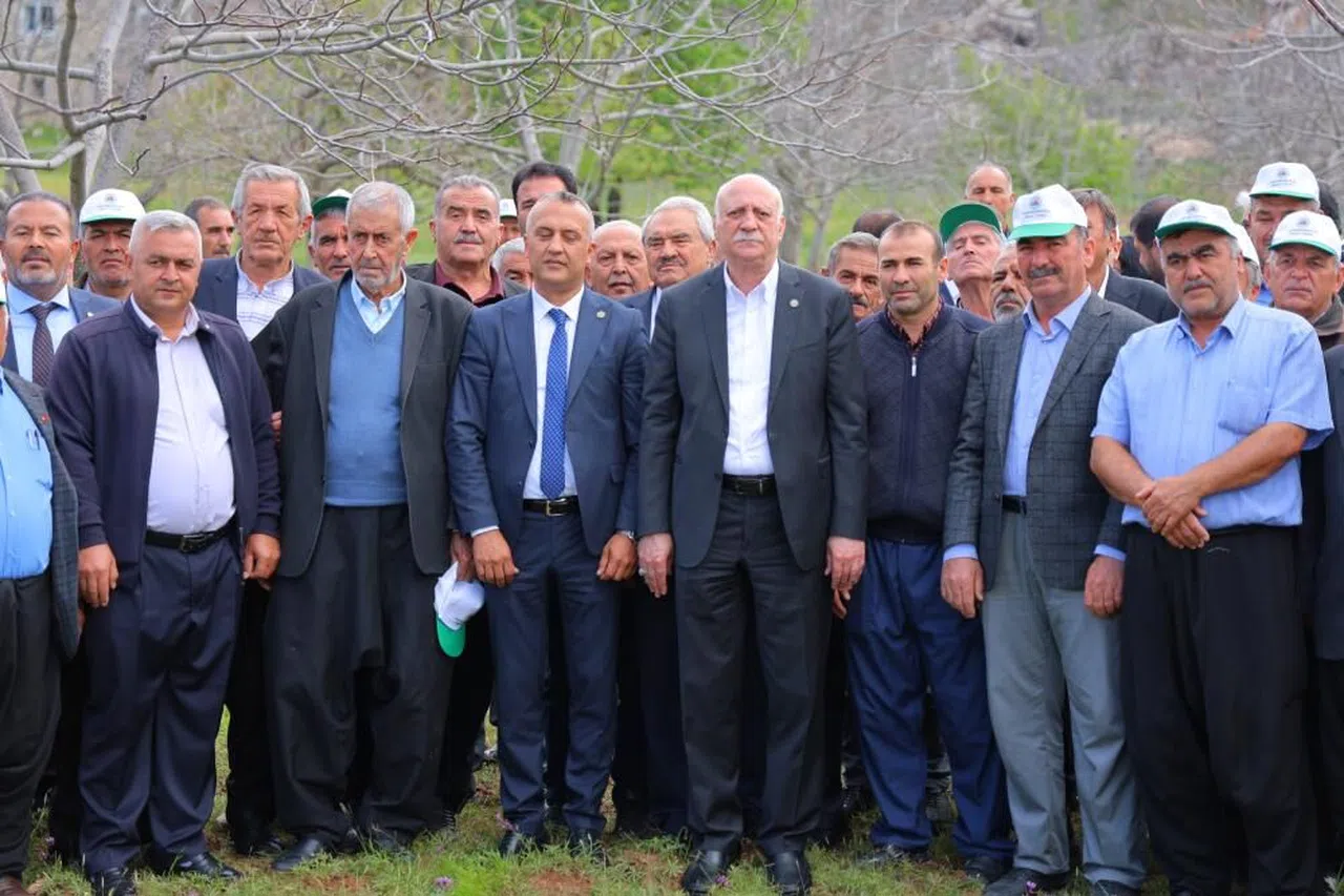 Başkan Bayraktar: 65 İlde Zirai Don Felaketi, Zarar Yüzde 100