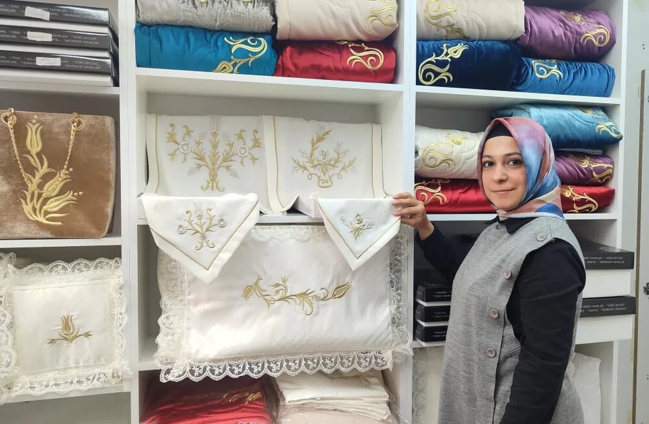 Tek sermayesi dikiş iğnesiydi, şimdi işinin patron oldu