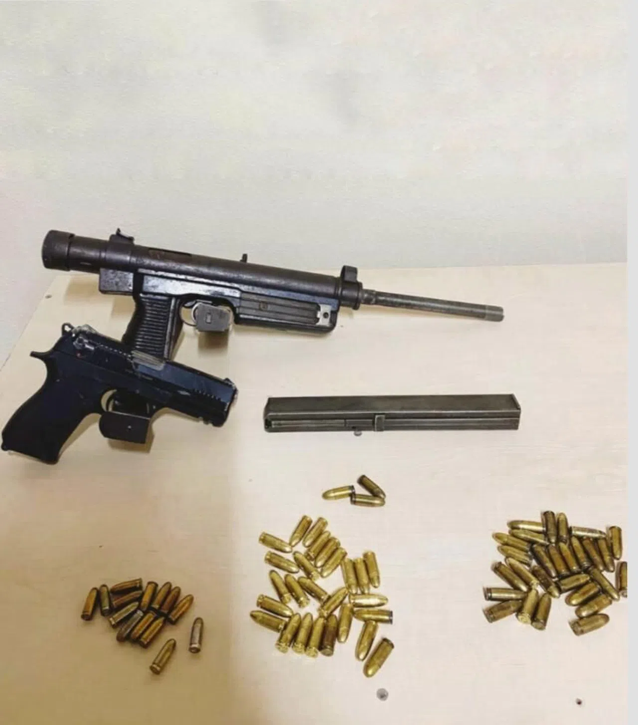 Saldırıya gideceklerdi, silahlarla yakalanıp tutuklandılar