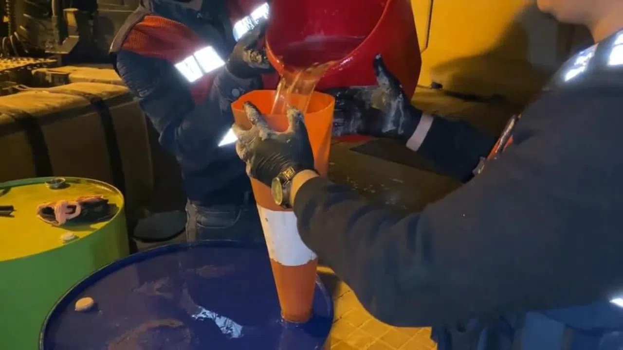 Tırın Akaryakıt Deposunda 680 Litre Sıvı Metamfetamin Ele Geçirildi