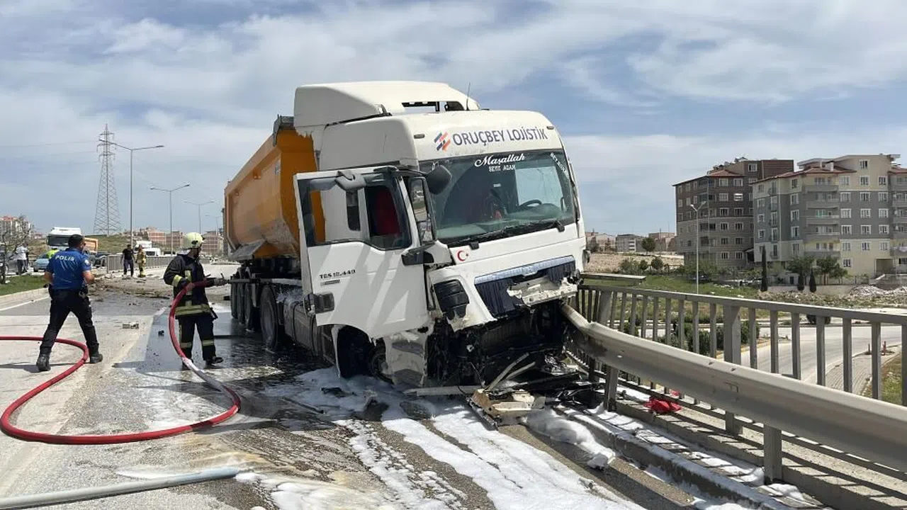 Hafriyat Kamyonu Uçmaktan Son Anda Kurtuldu