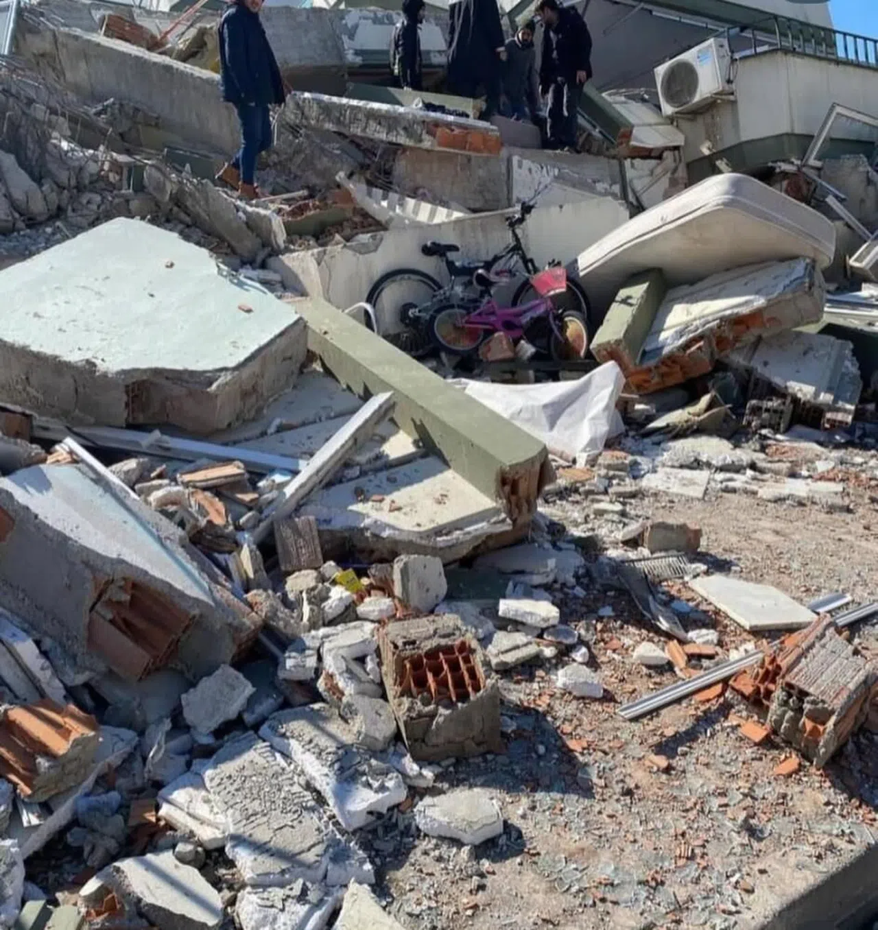 Depremde 130 kişinin öldüğü site için karar çıktı: Proje sorumlusuna 15 yıl ceza verildi