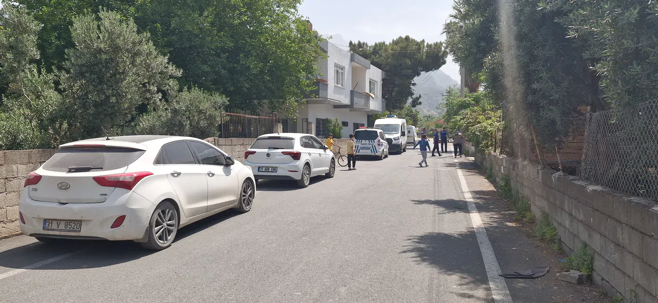 Bir Kişi Evinde Ölü Bulundu