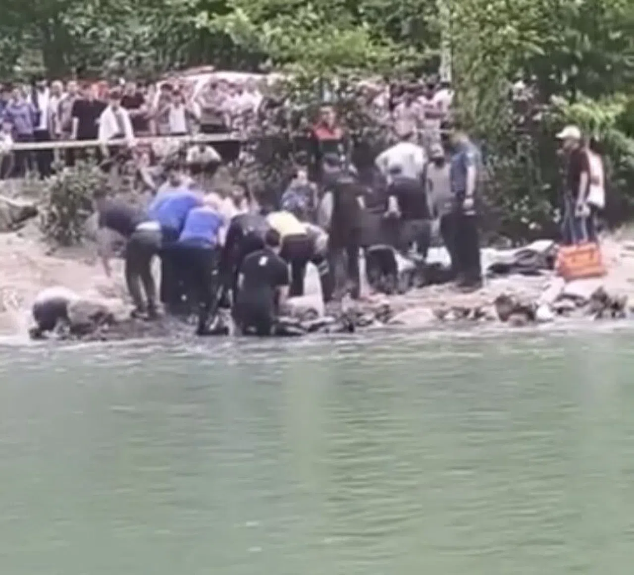 15 Yaşındaki Çocuk Derede Hayatını Kaybetti