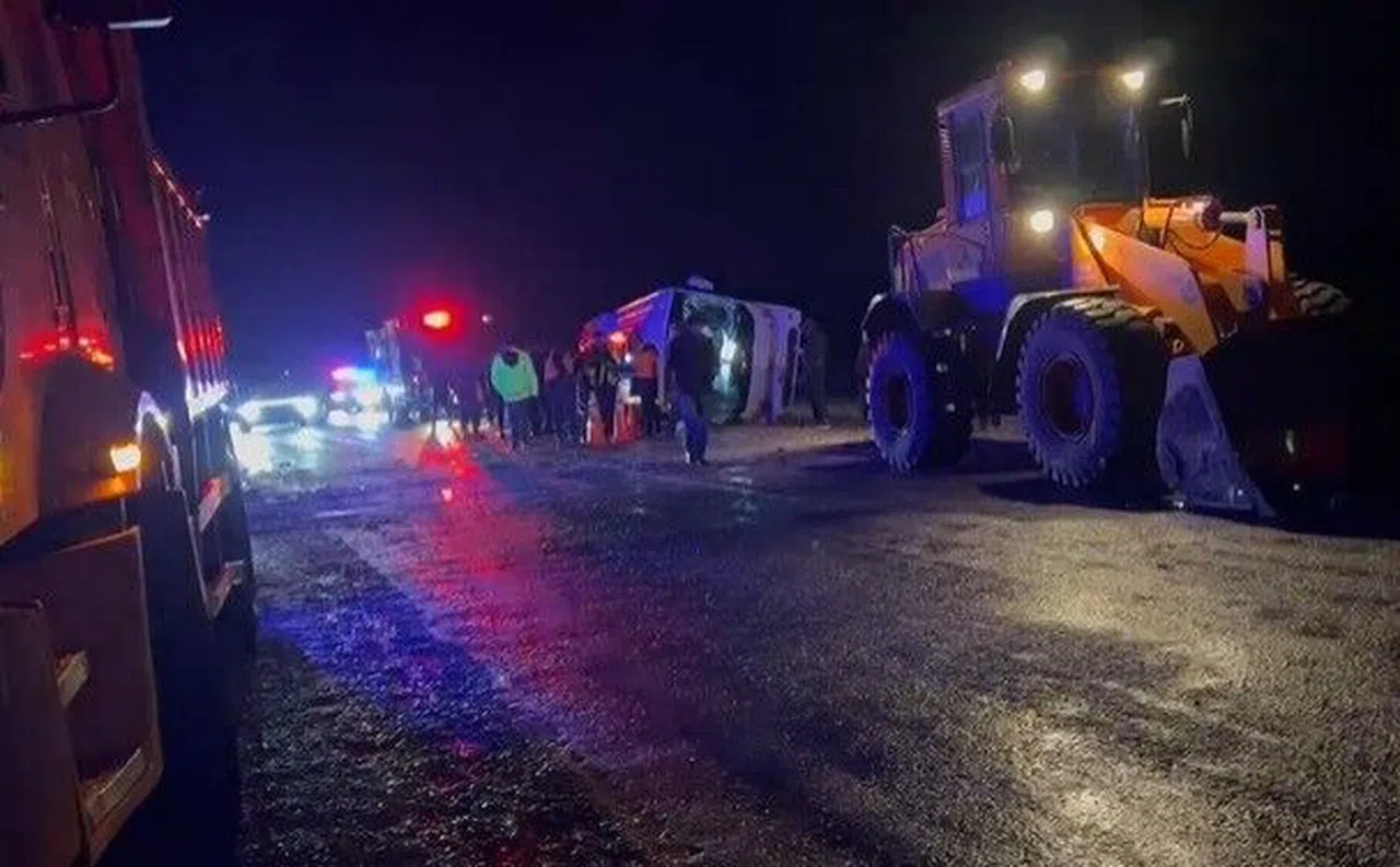 Kahramanmaraş'ta kontrolden çıkan minibüs devrildi: 1 ölü, 19 yaralı