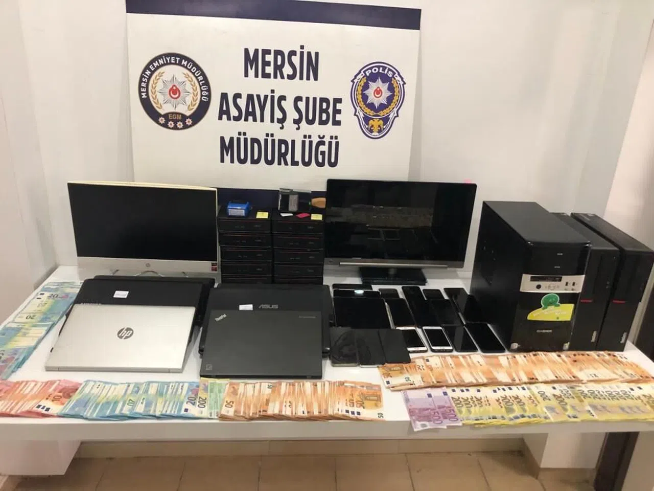 Türkiye'de çağrı merkezi kurup Almanları dolandırmışlar: 10 gözaltı