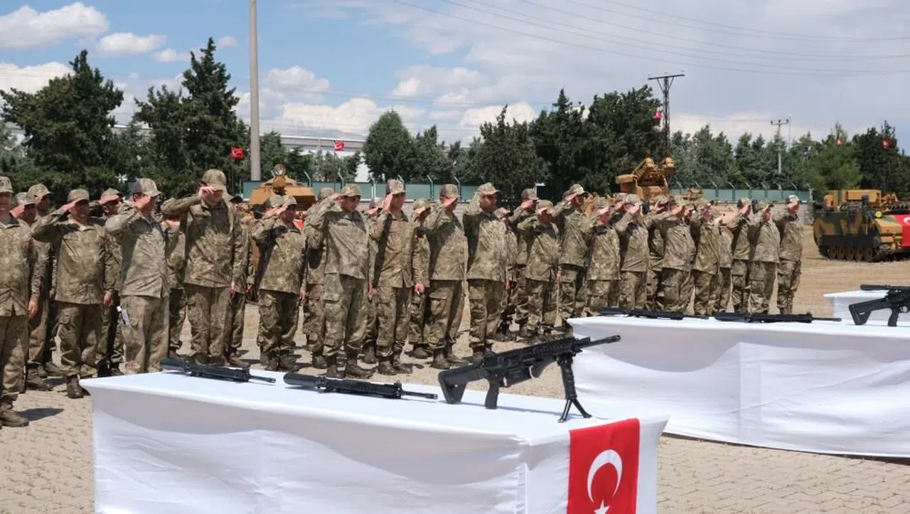 Özel bireyler törenle uğurlandı, yemin edip asker oldu