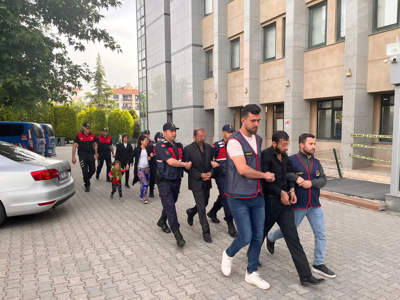 Hırsızlık Yapan Aile, 600 Bin Liralık Son İşlerinde Yakalandı