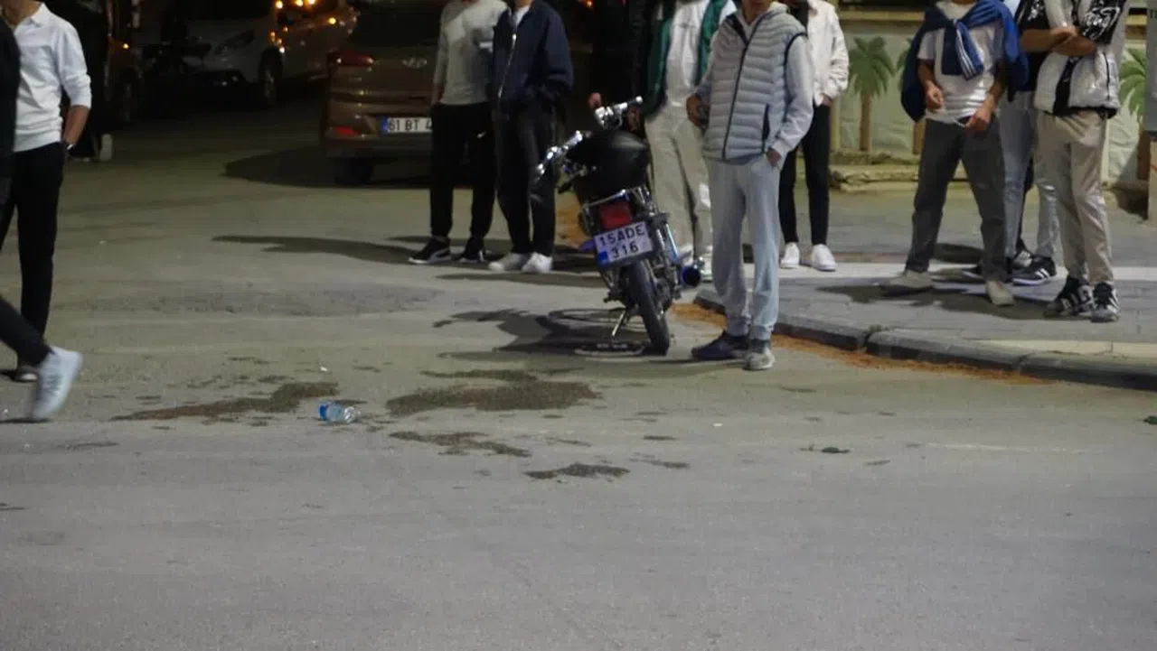 Otomobil İle Motosiklet Çarpıştı 16 Yaşındaki Sürücü Yaralandı