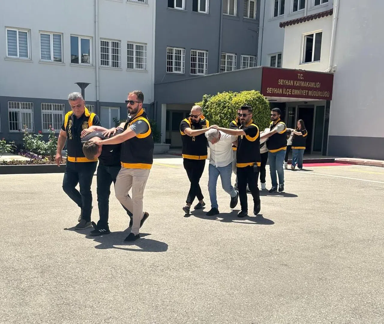 Eski sevgili dehşeti: Kıskançlık krizine girip kafe kurşunlattı