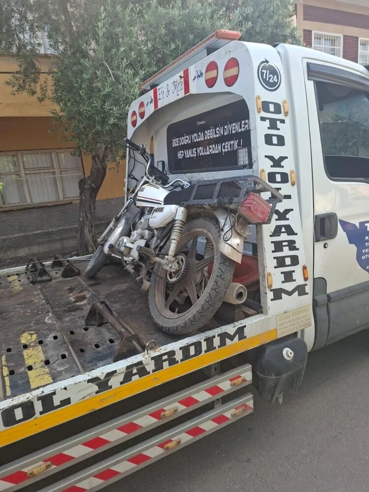 Polis Uygulamalarında 7 Aranan Kişi Yakalandı