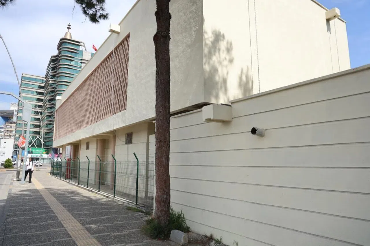 Müzede çöpe atılan biletleri yeniden satan 2 çalışana hapis cezası