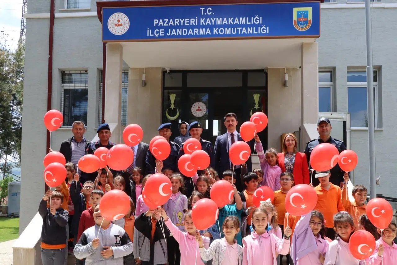 Bilecik Pazaryeri’nde 500 öğrenci Jandarma Komutanlığı'nda!