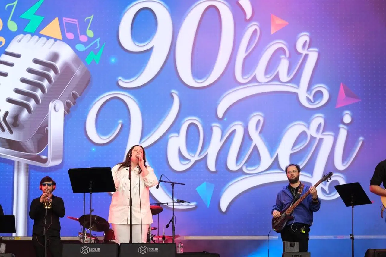 Kocaeli'de 90'lar konseri mest etti