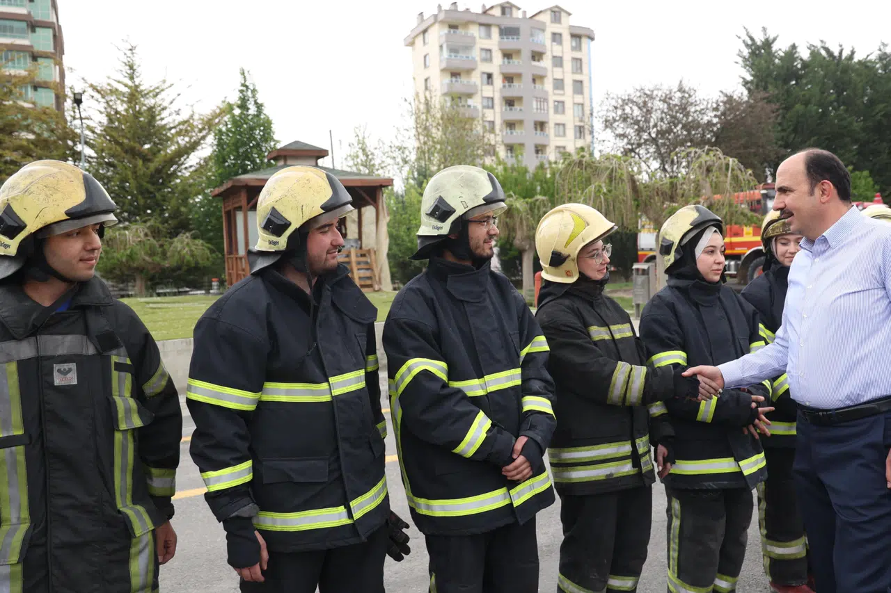 Konya'da Başkan Altay “Gönüllü İtfaiyecilik” eğitimi alan üniversite öğrencileriyle buluştu
