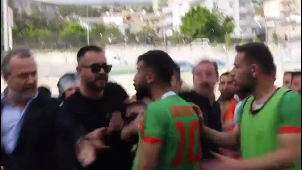 Play-Off Maçında Arbede: Emniyet Koruması Futbolcuya Saldırdı