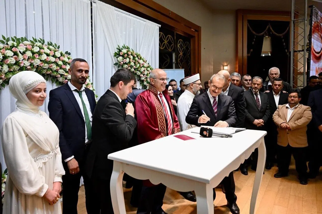 1,5 milyon çift evlenmeyi bekliyor