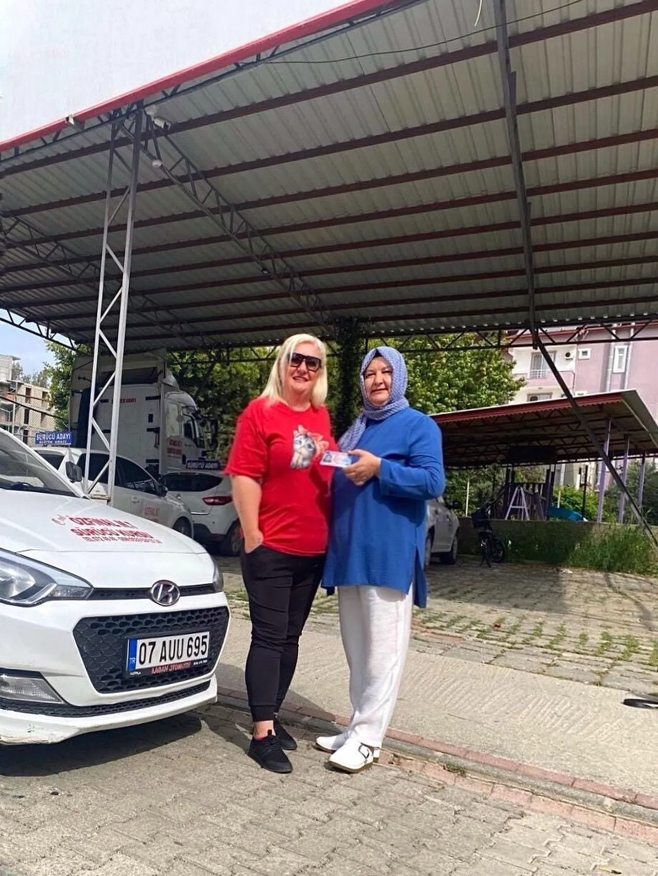 Azmiyle 56 Yaşında Ehliyet Aldı