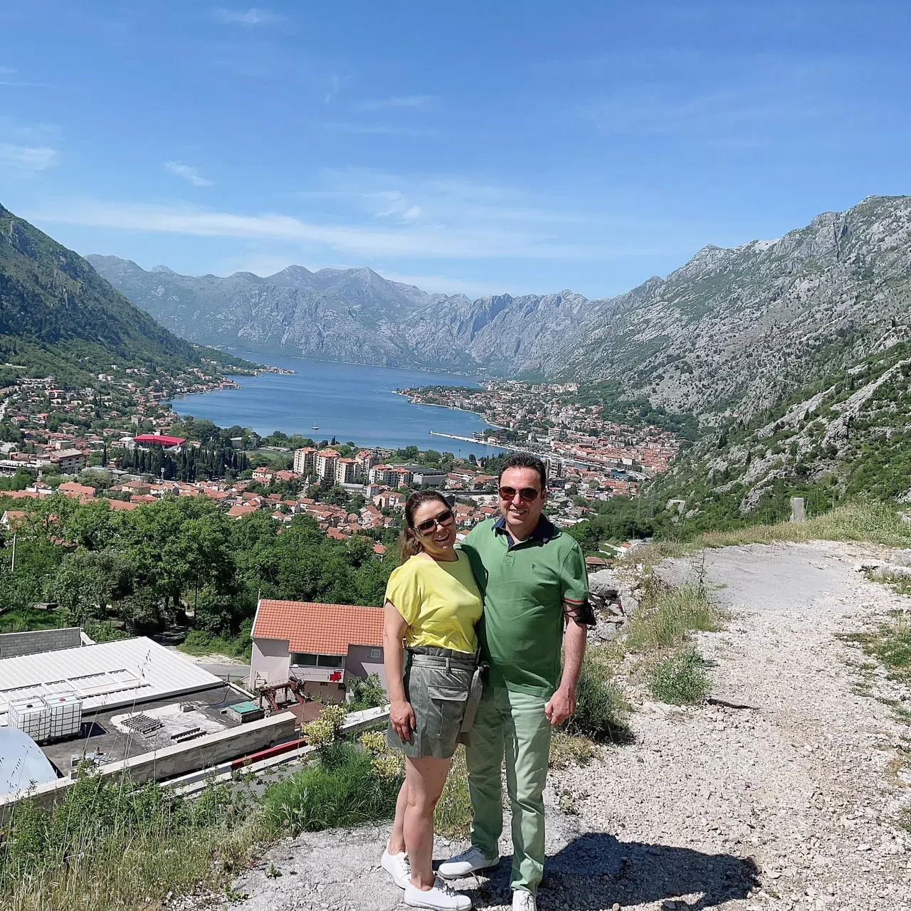 Başkanın Eşi Canına Kıydı