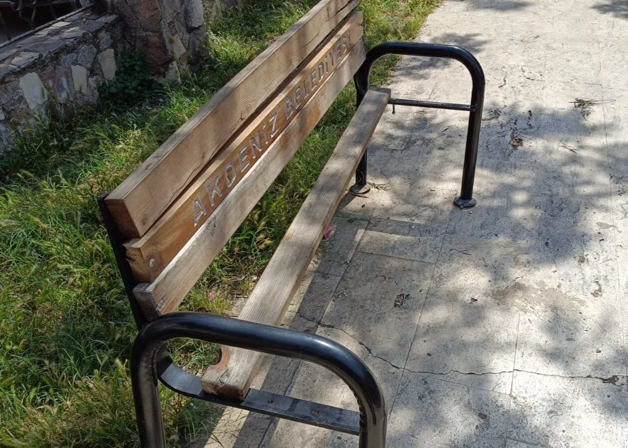 Belediyenin Park Ve Yeşil Alanları Tahrip Edildi