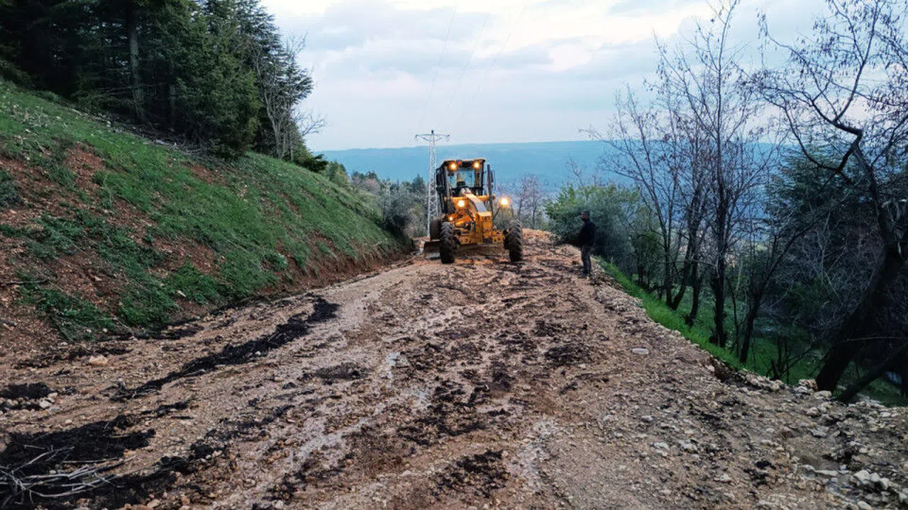 Kahramanmaraş’ta Sağanak Yağış Sonrası Yollar Hızla Açılıyor