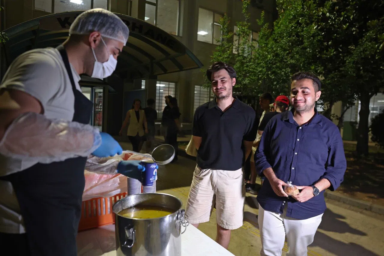 Büyükşehir Belediyesi'nden Öğrencilere Çorba İkramı