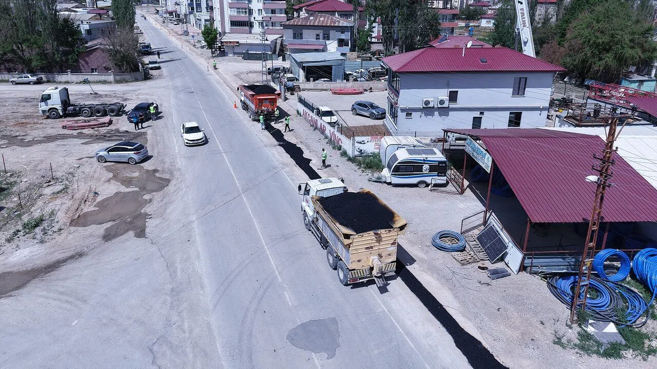 Elbistan’da Trafiğe Nefes Aldıracak Asfalt Çalışması Başladı
