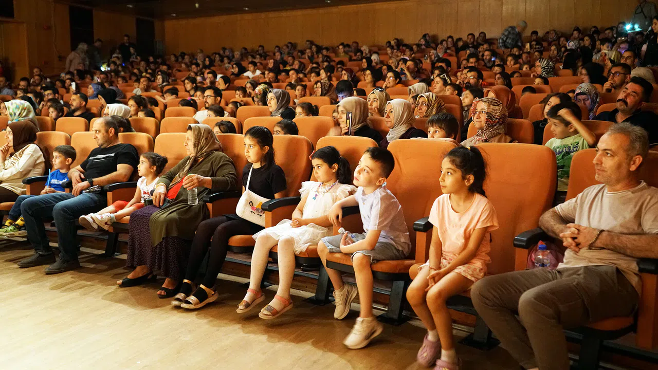 Kahramanmaraş’ta yarıyıl tatiline tiyatro ile başlangıç