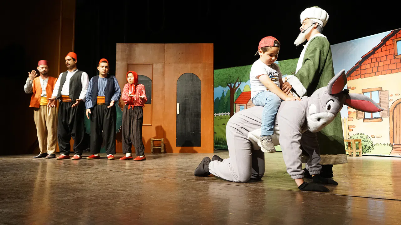 Nasrettin Hoca Çocuklarla Buluştu, Salonda Neşe Dolu Anlar Yaşandı