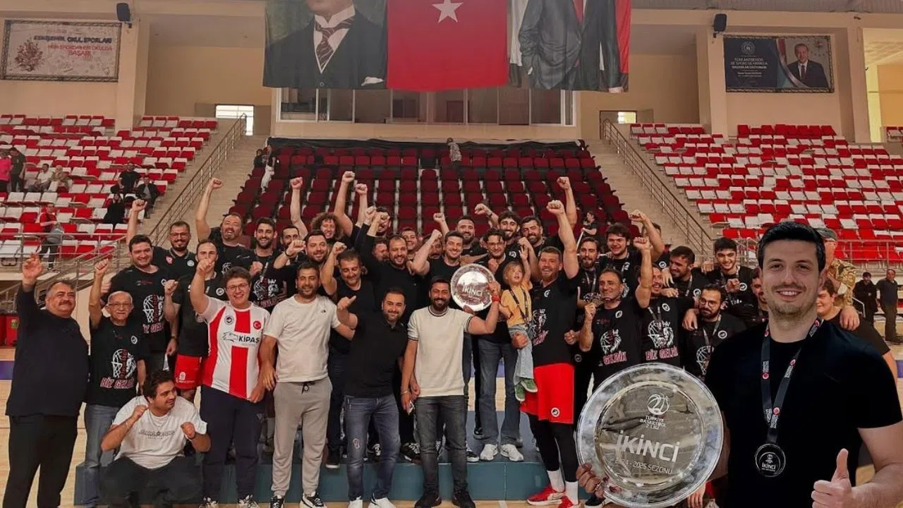 Kahramanmaraş’a Kupa Gururu: Kipaş İstiklalspor Bir Üst Ligde!